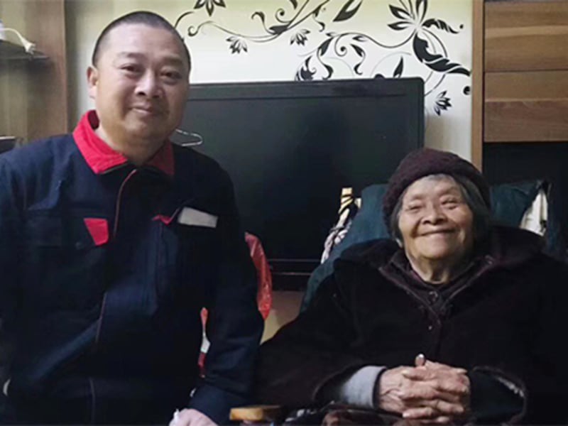 陈云飞出狱后警续骚扰 母亲财物失踪生活陷困境