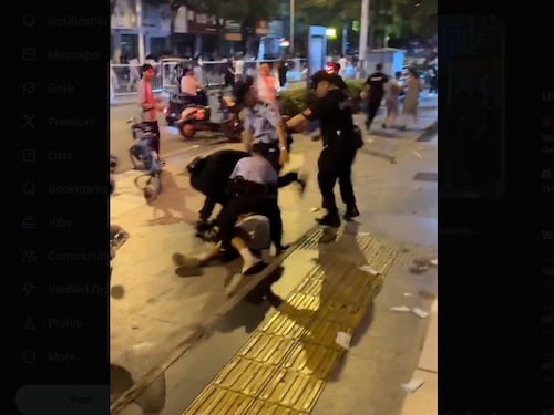 四川江油霸凌事件引发抗议 民众上街 警方暴力压制