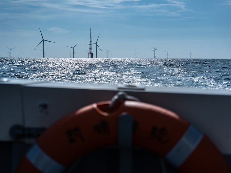 离岸风电国产化松绑效应：红色供应链来袭，台湾零组件业者的生存危机 | 报导者时间