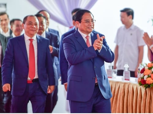 Bình luận: Khi Thủ tướng rao hàng cho VinFast